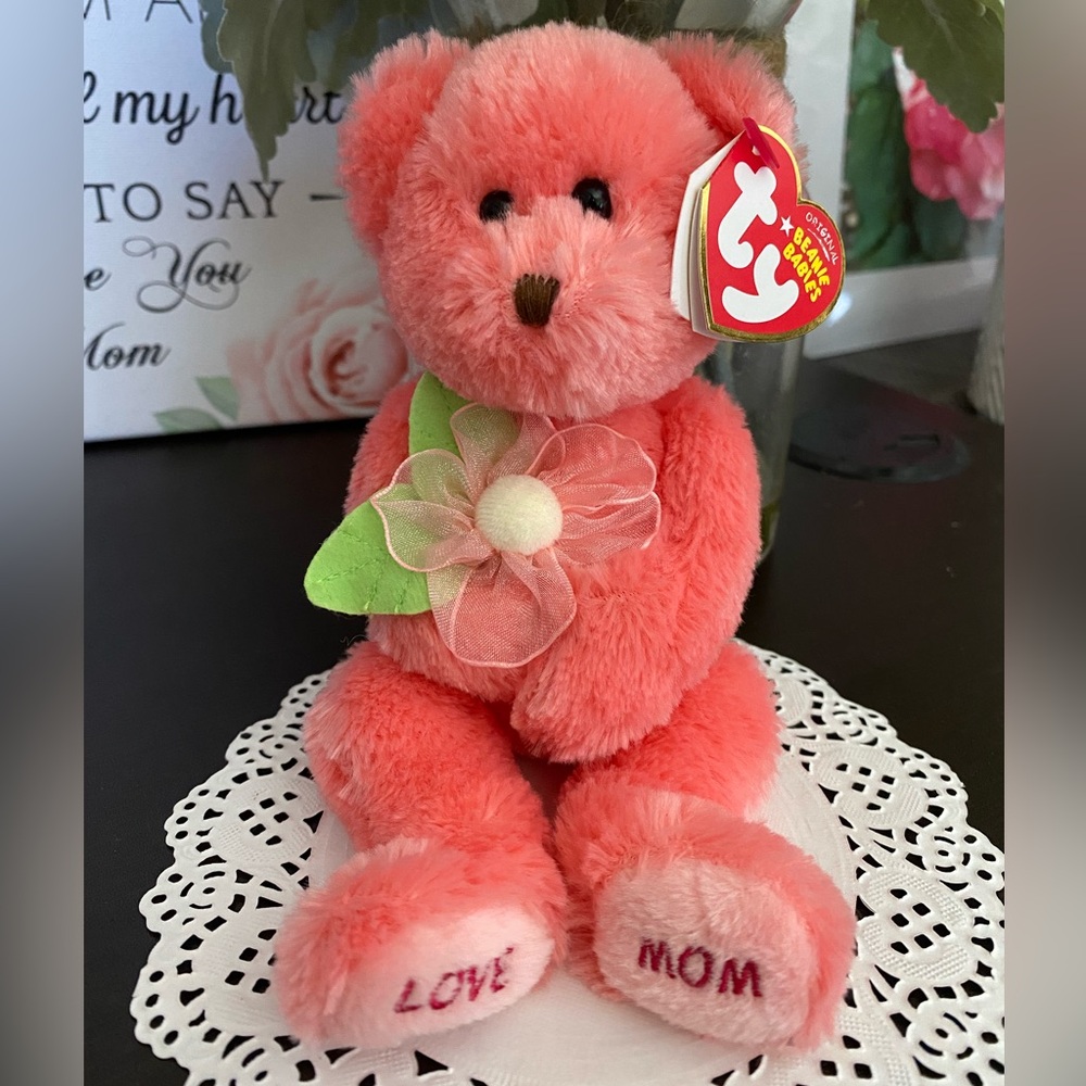 💐 “DEAR MOM” RETIRED TY BEANIE BABY BEAR. DATED 2006. MINT WITH MINT TAGS!